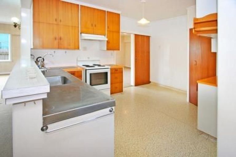 Photo of property in 25 Elizabeth Avenue, Papatoetoe, Auckland, 2025