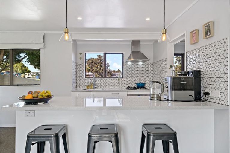 Photo of property in 1/80 Kervil Avenue, Te Atatu Peninsula, Auckland, 0610