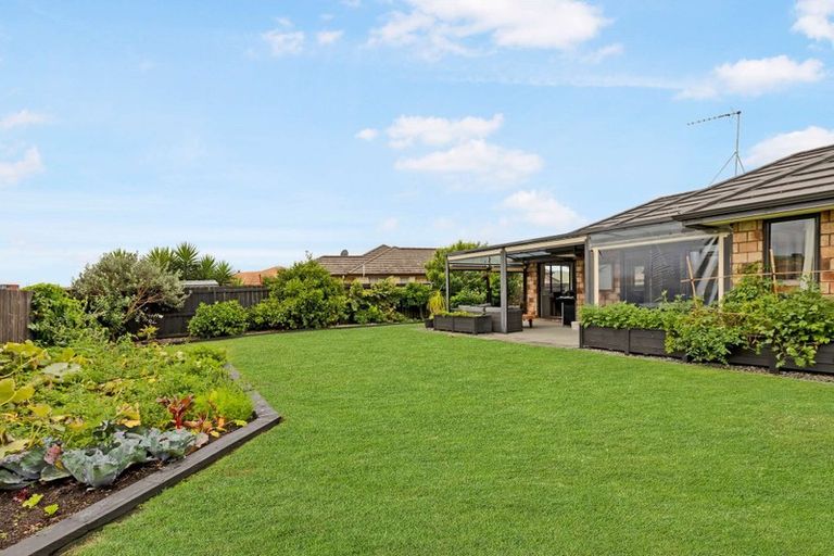 Photo of property in 26 Breaker Grove, Waiuku, 2123