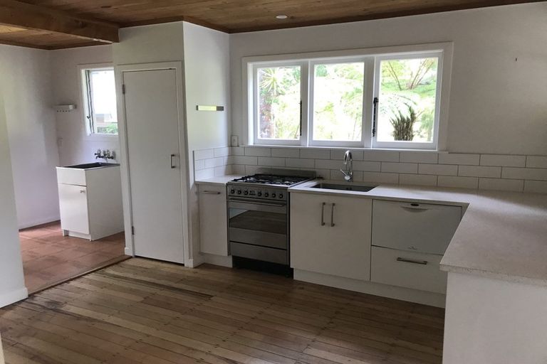 Photo of property in 802 West Coast Road, Oratia, Auckland, 0604