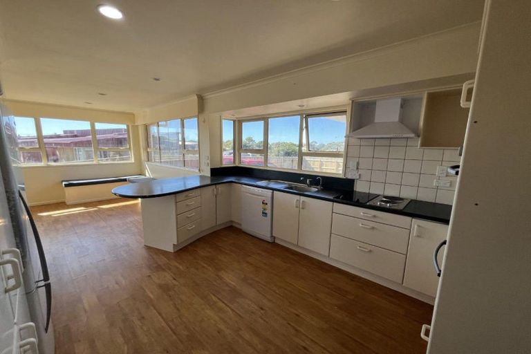 Photo of property in 21 Barrett Road, Whalers Gate, New Plymouth, 4310
