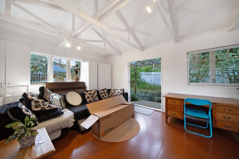 Photo of property in 23 Pohutukawa Avenue, Shelly Park, Auckland, 2014