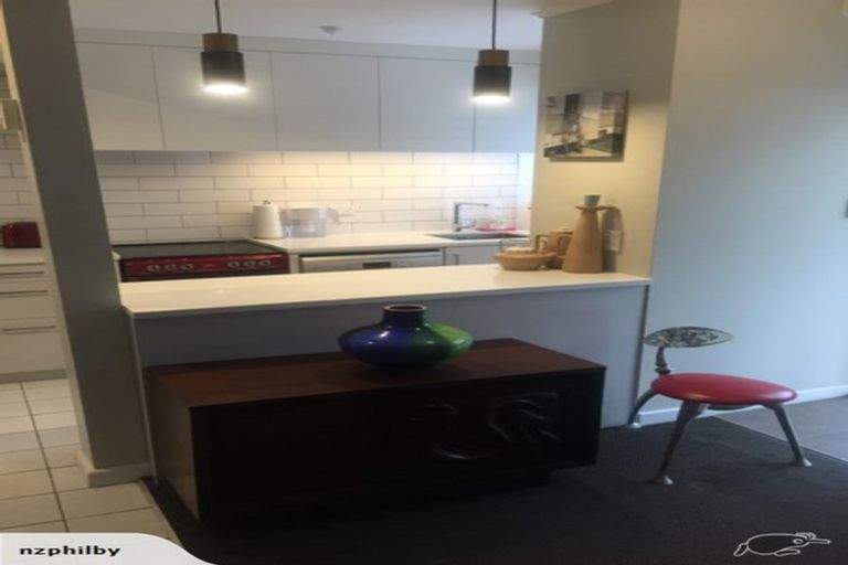 Photo of property in 1/1 Sylvan Park Avenue, Milford, Auckland, 0620