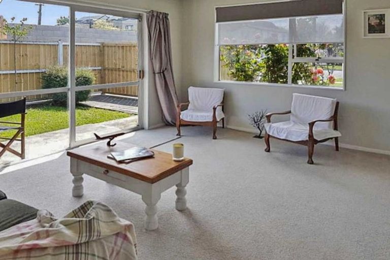 Photo of property in 1/384 Armagh Street, Linwood, Christchurch, 8011