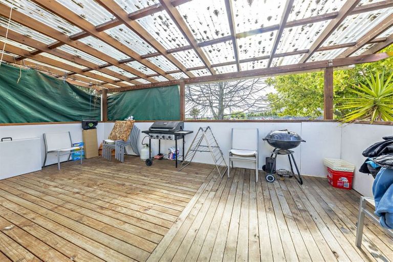 Photo of property in 14 Killington Crescent, Mangere, Auckland, 2022