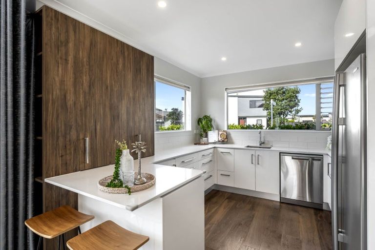 Photo of property in 38 Wallace Road, Hobsonville, Auckland, 0616