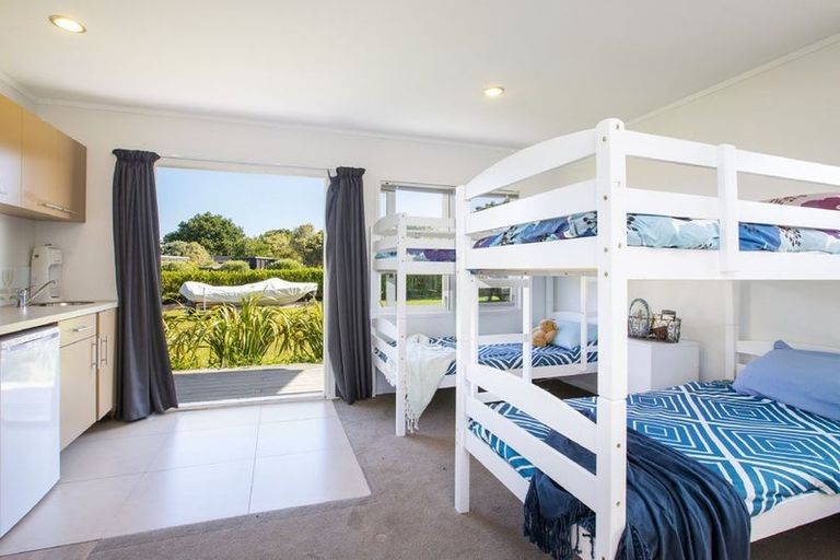 Photo of property in 70 Molesworth Drive, Mangawhai, 0505