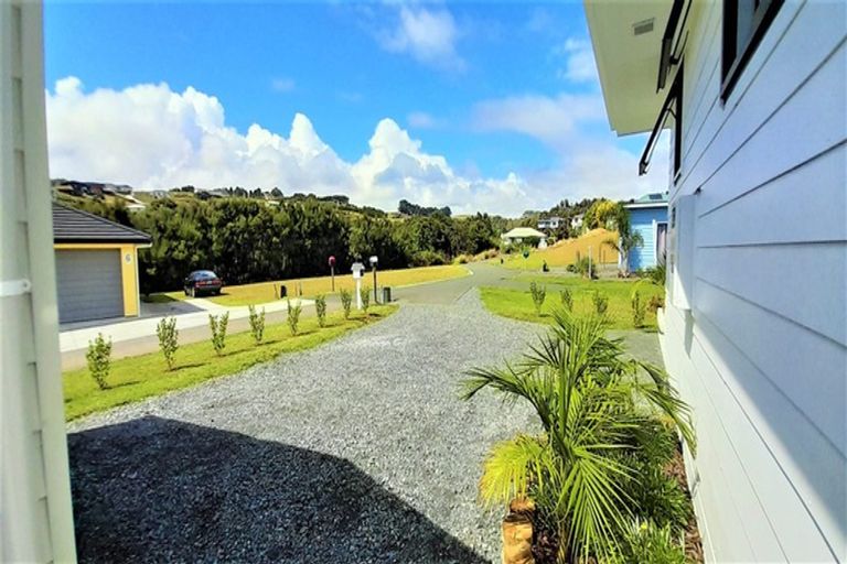 Photo of property in 9 Meenas Place, Cable Bay, 0420
