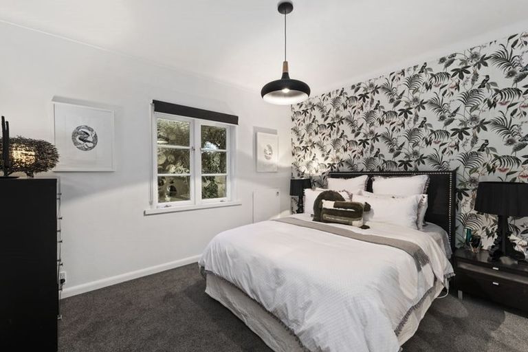 Photo of property in 24 Chatham Avenue, Paremoremo, Auckland, 0632