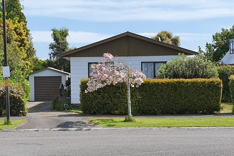 Photo of property in 37 Oriwa Crescent, Otaki, 5512