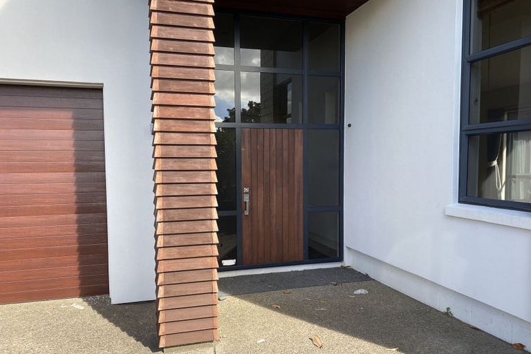 Photo of property in 2 Strundeen Close, Flat Bush, Auckland, 2016