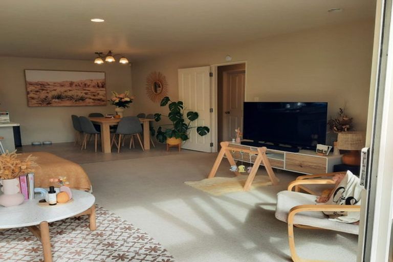 Photo of property in 22 Torkar Road, Clarks Beach, 2122