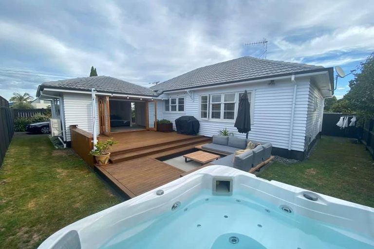 Photo of property in 15 Bernard Street, Avenues, Whangarei, 0110