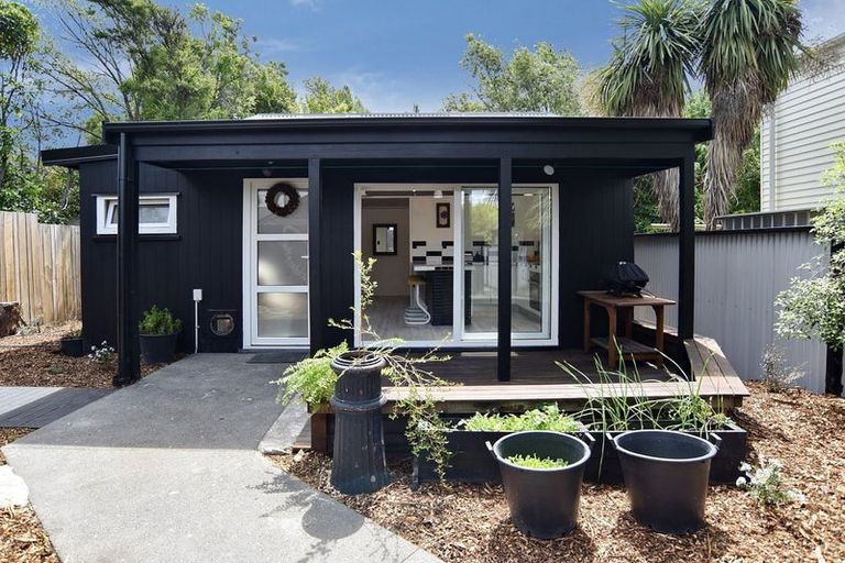 Photo of property in 7a Poulson Street, Addington, Christchurch, 8024