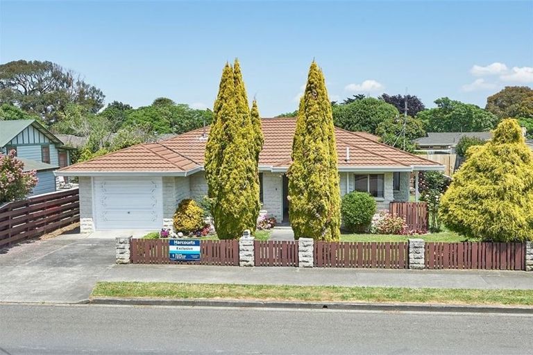 Photo of property in 100 Maxwells Line, Awapuni, Palmerston North, 4412