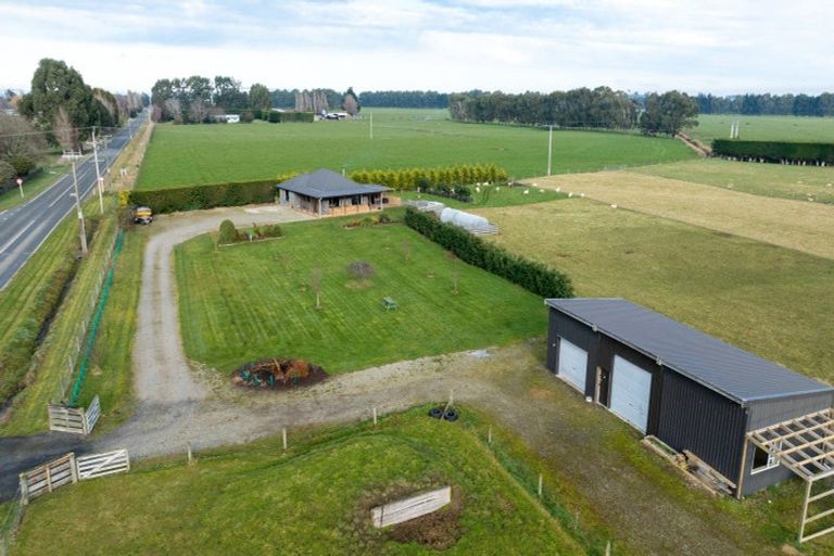 Photo of property in 176 Seaward Road, Edendale, 9825