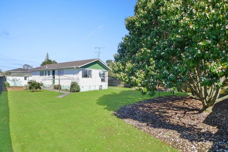 Photo of property in 14 Ewbank Place, Manurewa, Auckland, 2102