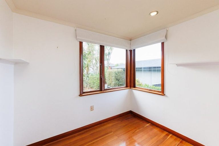 Photo of property in 15 Salisbury Avenue, Terrace End, Palmerston North, 4410