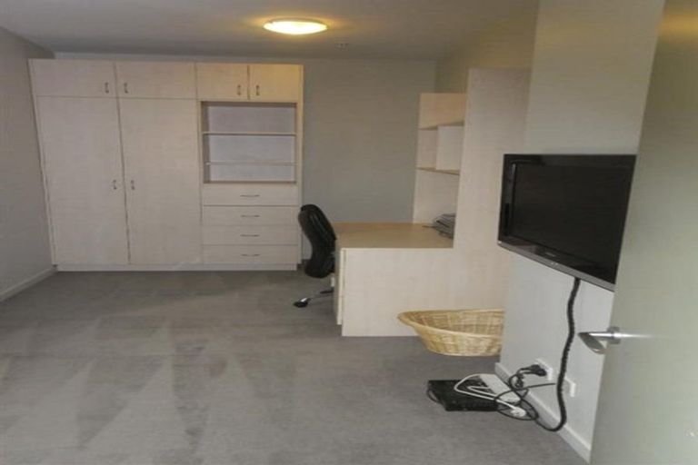 Photo of property in City Lodge Apartments, 401/115 Vivian Street, Te Aro, Wellington, 6011