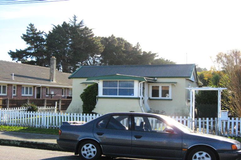 Photo of property in 8 Rawhiti Avenue, New Brighton, Christchurch, 8083