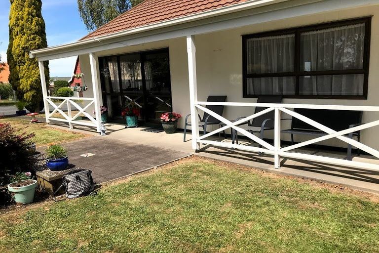 Photo of property in 2 Kingfisher Way, Te Kowhai, Hamilton, 3288