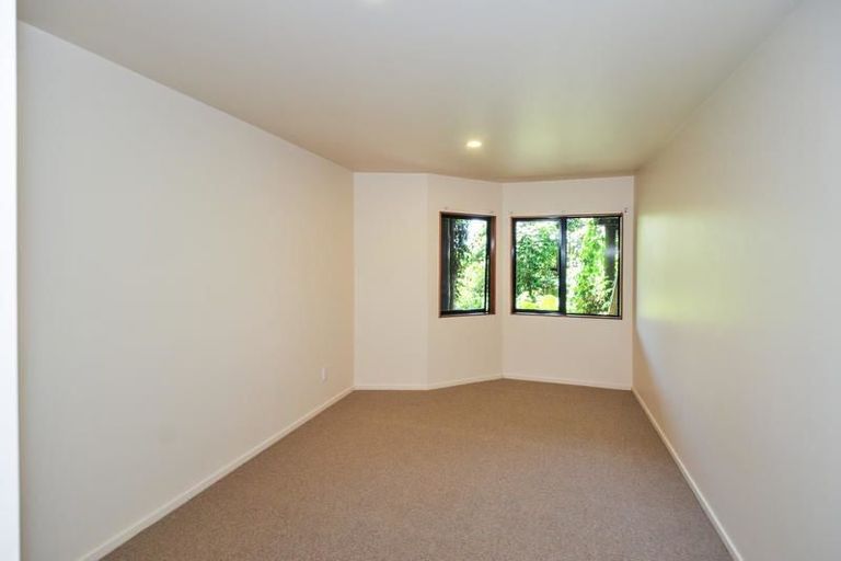 Photo of property in 2/16 Archers Road, Glenfield, Auckland, 0629