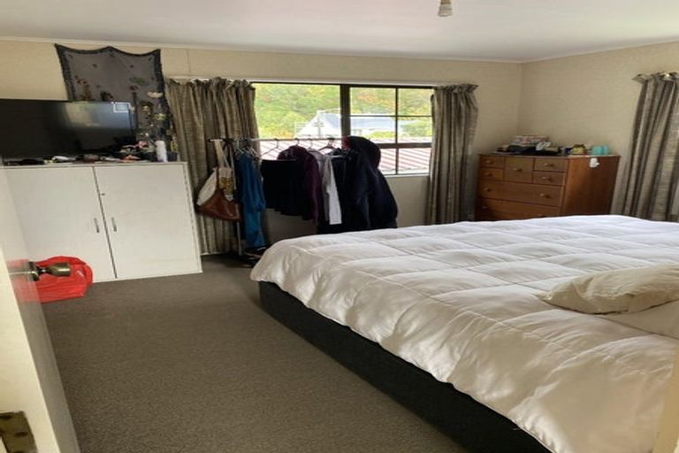 Photo of property in 10 Westra View, Tawa, Wellington, 5028