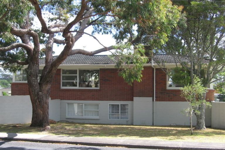 Photo of property in 104 Aberdeen Road, Campbells Bay, Auckland, 0620