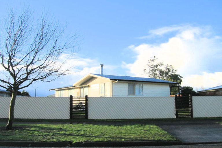 Photo of property in 3 Cartier Crescent, Flaxmere, Hastings, 4120