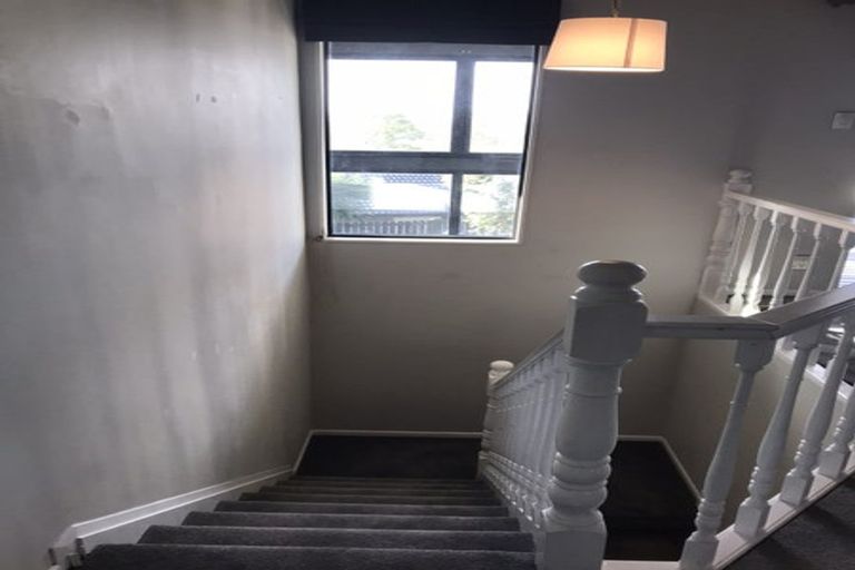 Photo of property in 2/2 Monde Place, Clover Park, Auckland, 2019