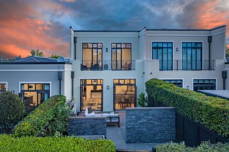 Photo of property in 38 Country Club Terrace, Northwood, Christchurch, 8051