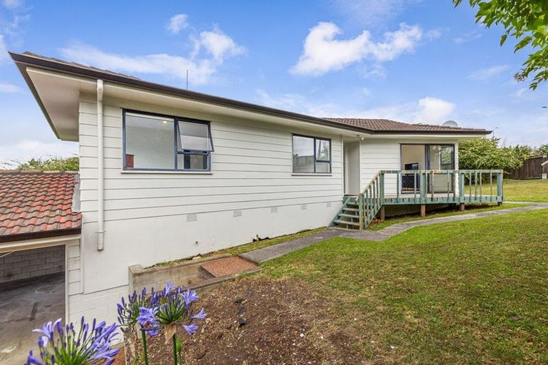 Photo of property in 22 Landsdale Place, Massey, Auckland, 0614