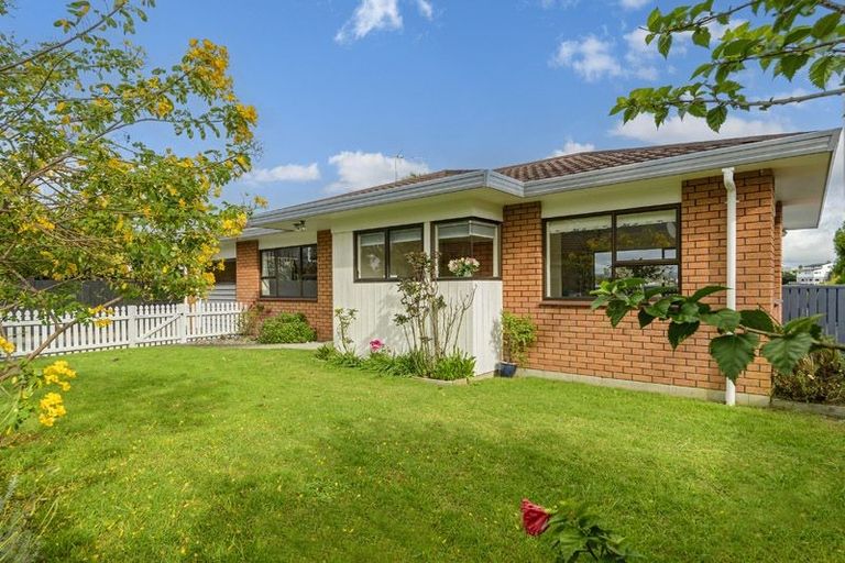 Photo of property in 5b Hall Road, Matua, Tauranga, 3110