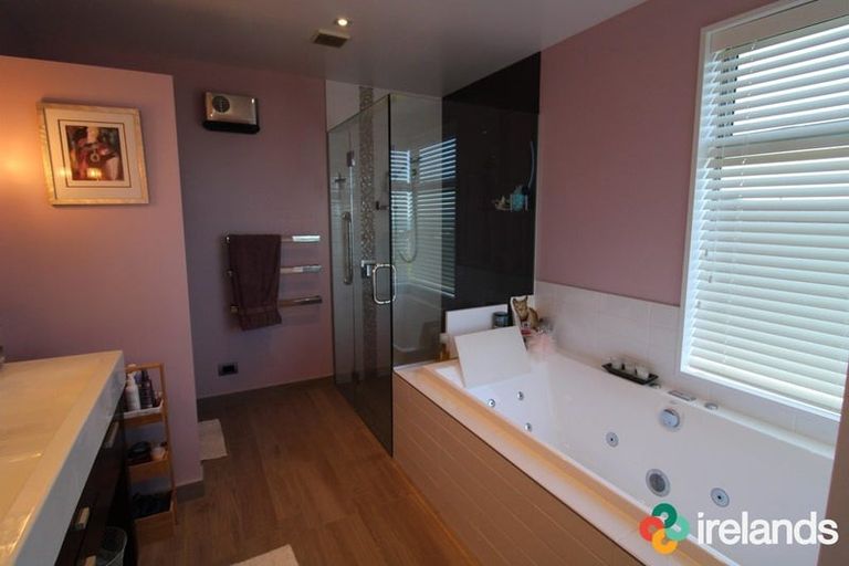 Photo of property in 116 Glenstrae Road, Redcliffs, Christchurch, 8081