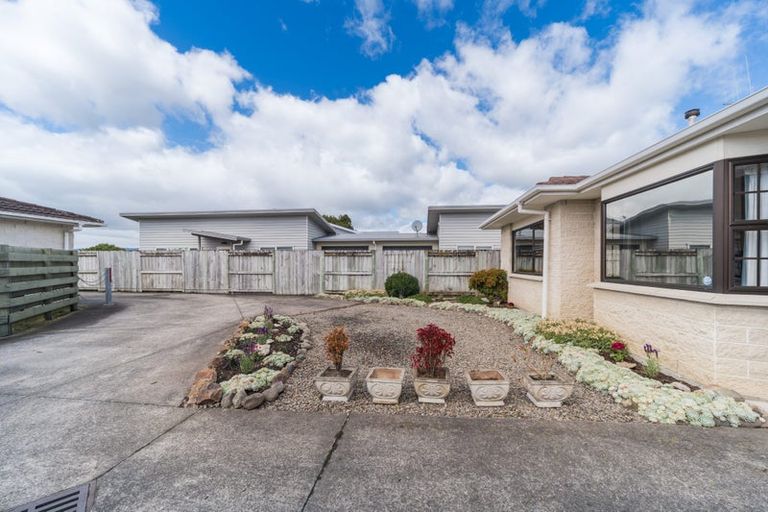 Photo of property in 8 Oxford Street, Hokowhitu, Palmerston North, 4410
