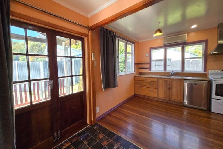 Photo of property in 2 Somme Road, Silverstream, Upper Hutt, 5019