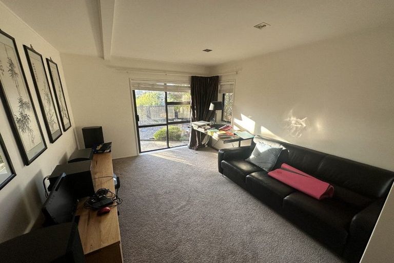 Photo of property in 8a Taumata Road, Castor Bay, Auckland, 0620