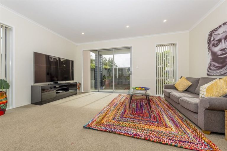 Photo of property in 1/110 Hobsonville Point Road, Hobsonville, Auckland, 0616