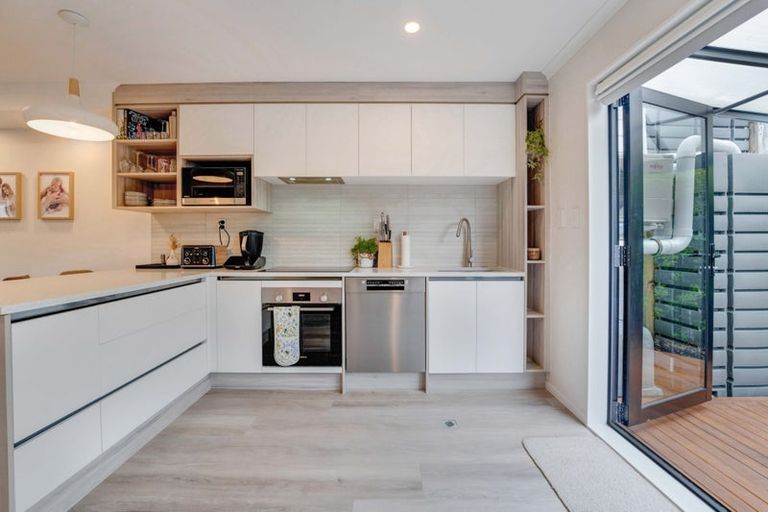 Photo of property in 79c Granville Drive, Massey, Auckland, 0614