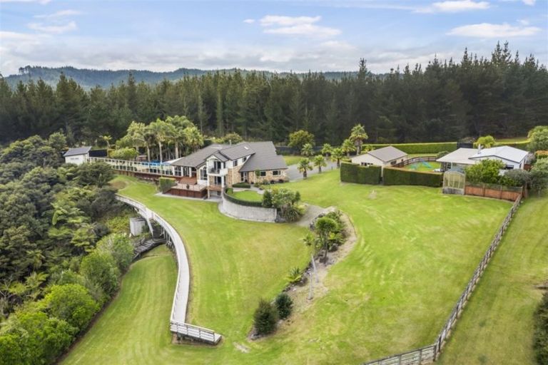Photo of property in 54 Pinetone Road, Kumeu, 0892
