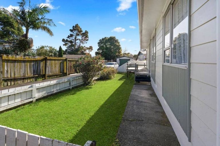 Photo of property in 1/58 Te Irirangi Drive, Clover Park, Auckland, 2019
