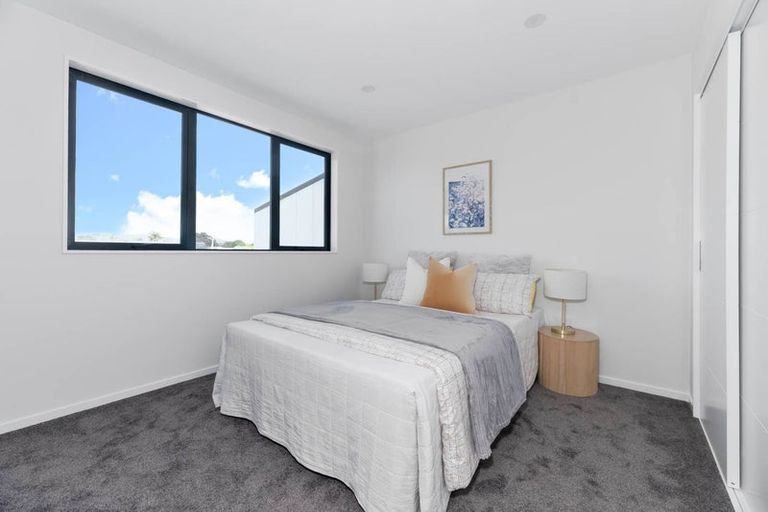 Photo of property in 2 Choice Avenue, Henderson, Auckland, 0612