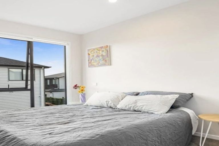 Photo of property in 35 Treloar Crescent, Hobsonville, Auckland, 0616