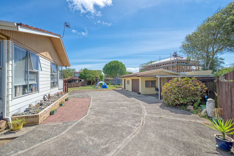 Photo of property in 14 Sunlands Drive, Manurewa, Auckland, 2102