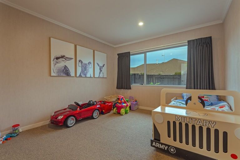 Photo of property in 22 Tennyson Avenue, Kelvin Grove, Palmerston North, 4414