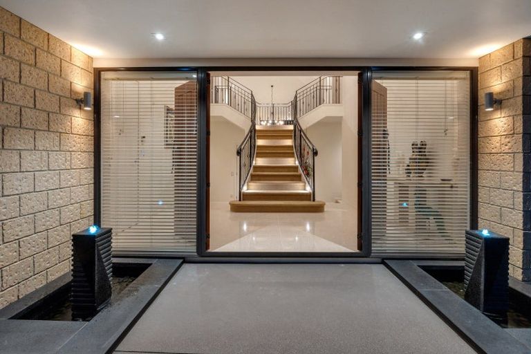 Photo of property in 39 Armstrong Farm Drive, East Tamaki Heights, Auckland, 2016