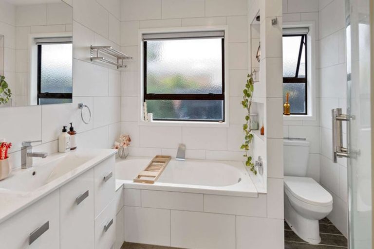 Photo of property in 37b Simpson Road, Papamoa Beach, Papamoa, 3118