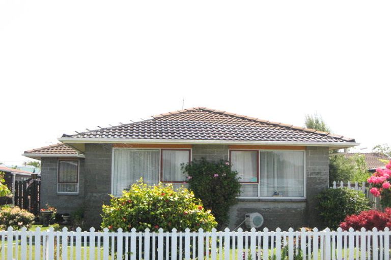 Photo of property in 4 Carteret Place, Aranui, Christchurch, 8061