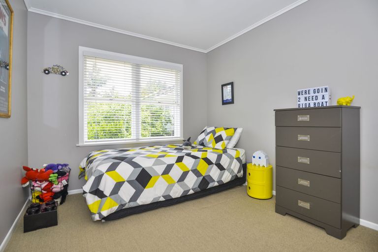 Photo of property in 22 Rimutaka Place, Titirangi, Auckland, 0604