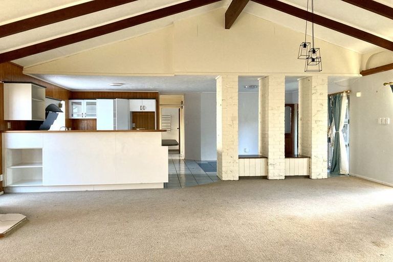 Photo of property in 2/89a Royal Road, Massey, Auckland, 0614